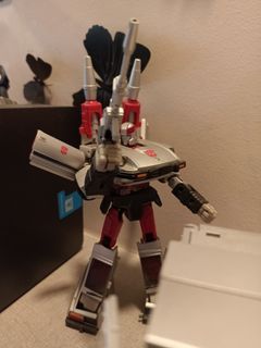 Authentic Transformers Masterpiece MP-18S Silverstreak (With Collector Coin)