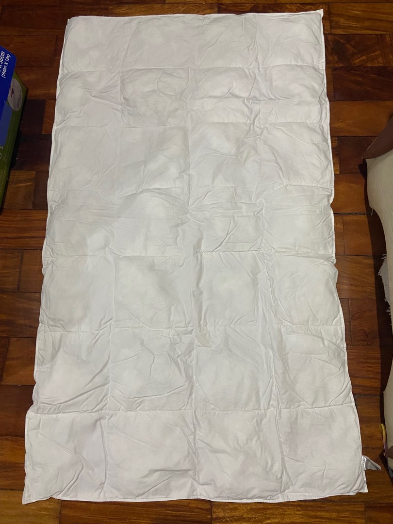 Bloom White Comforter, Babies & Kids, Baby Nursery & Kids Furniture