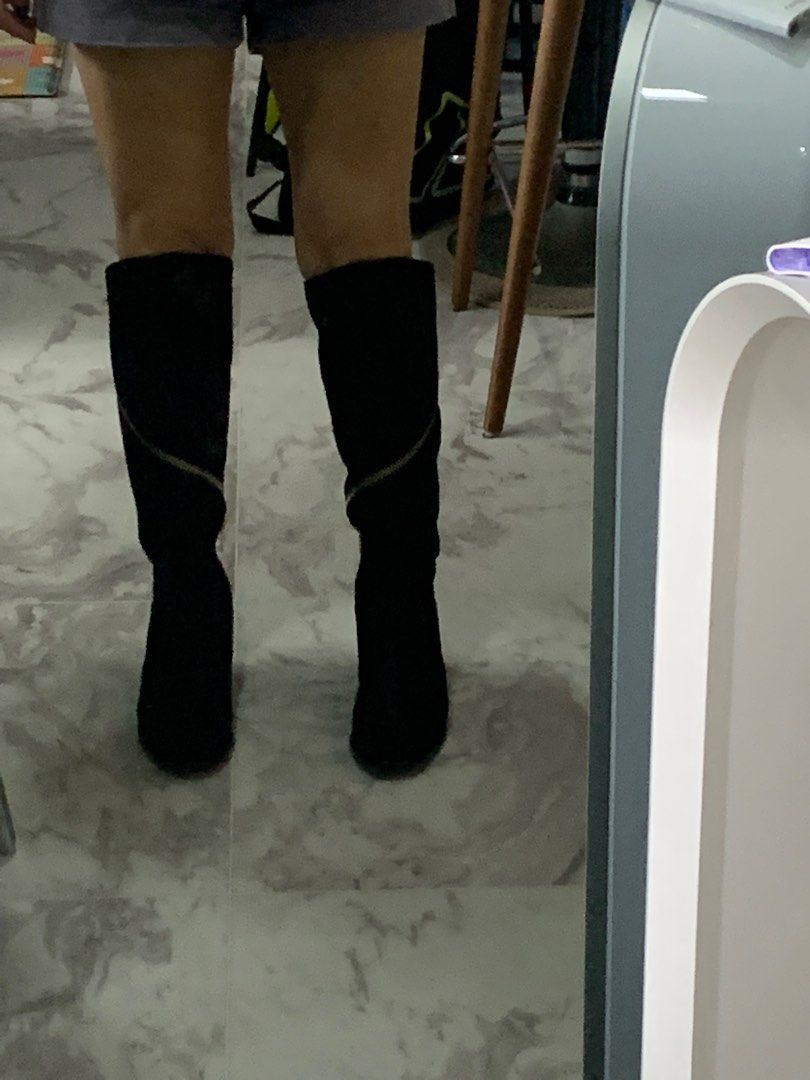 BN Donna Karen Knee High Boots Women s Fashion Footwear Boots