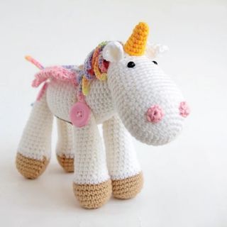 BNWT Bobi craft crochet rainbow unicorn