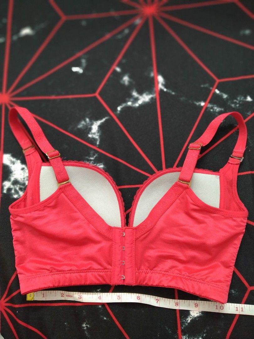 H&M women push up padded bra wired 70D, Women's Fashion, New Undergarments  & Loungewear on Carousell