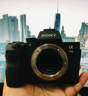 BUYING RUSH!! DSLR  and Mirror less camera