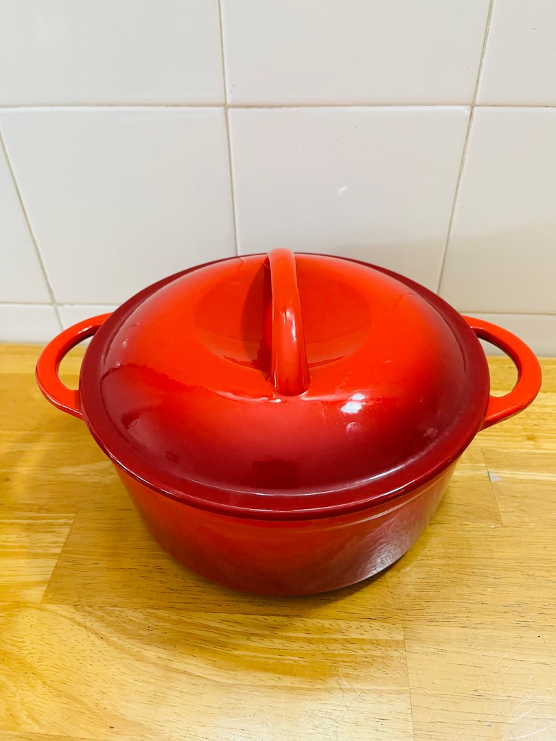 La Gourmet Cast Iron Enamel Round Casserole, Furniture & Home Living