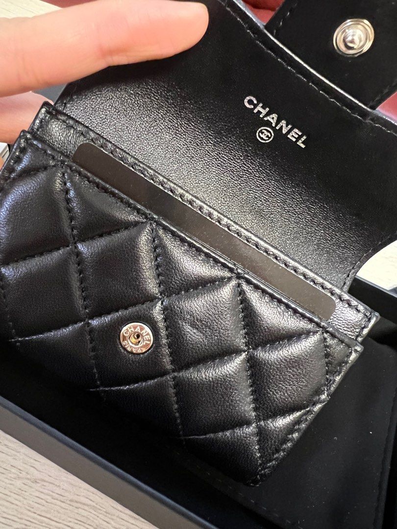 Chanel black lambskin classic card holder, 名牌, 手袋及銀包- Carousell