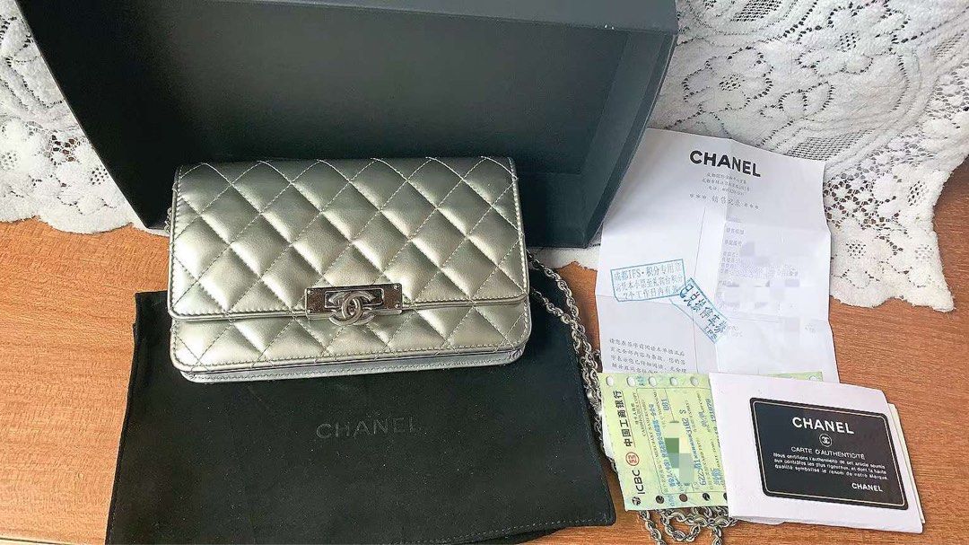 Wallet on chain timeless/classique leather crossbody bag Chanel