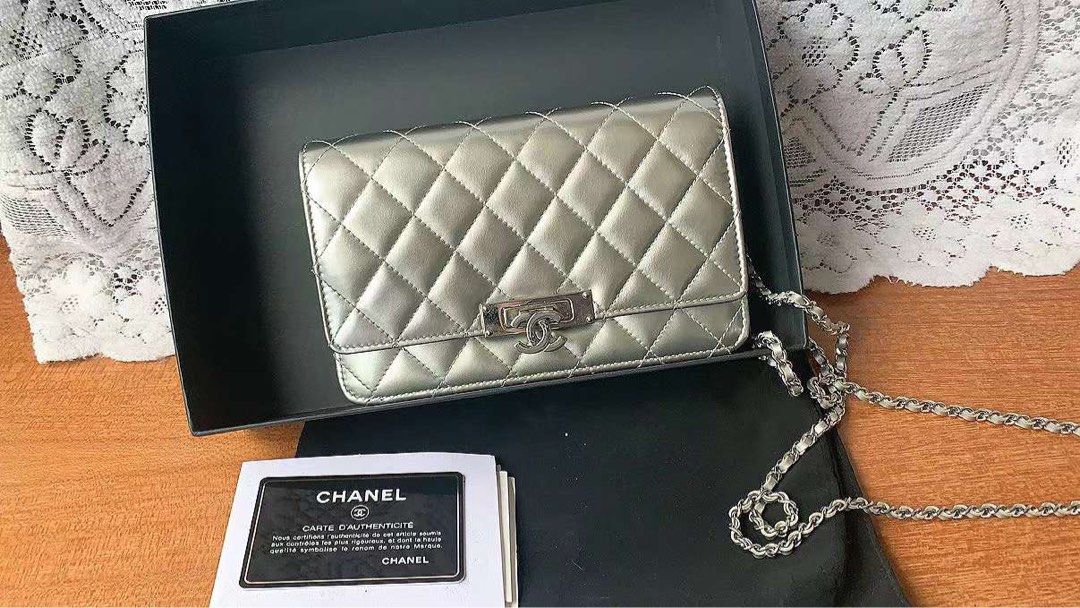 CHANEL WALLET ON CHAIN TIMELESS/CLASSIQUE LEATHER CROSSBODY BAG
