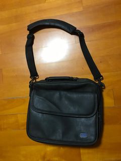 Computer bag471769914351953920