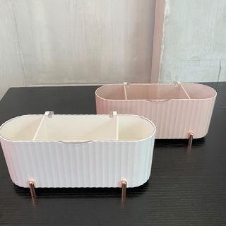 Cosmetic storage box pink/white