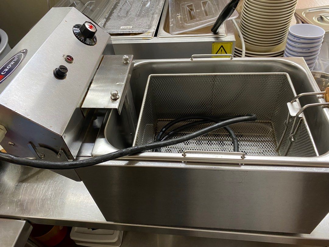Crown deep fryer, TV & Home Appliances, Kitchen Appliances, Fryers on