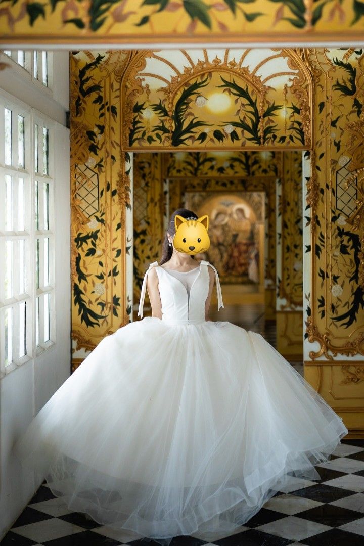 Dainty Wedding Gown in unique light champagne color, Women's