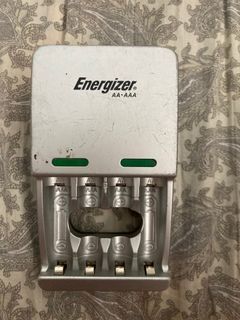 Energizer Ni-MH double AA and triple AAA battery charger