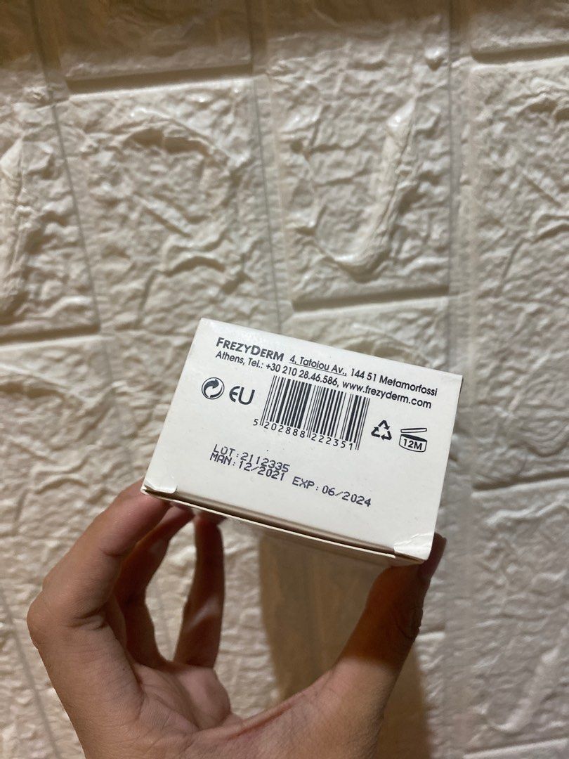 Frezyderm Sun Screen Color Velvet (Category: Face Care) located in Legazpi City. Submitted by shopflorence (Listing ID 1200543728, Image 2). Description: Authentic! I have receipt as proof Used 1 pump to check color Rfs: doesn’t match my skintone.