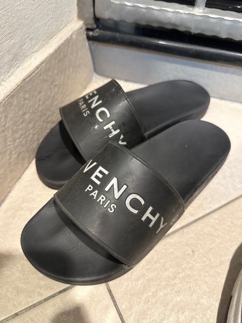 AUTHENTIC USED Givenchy Slides, Men's Fashion, Footwear, Flipflops and  Slides on Carousell