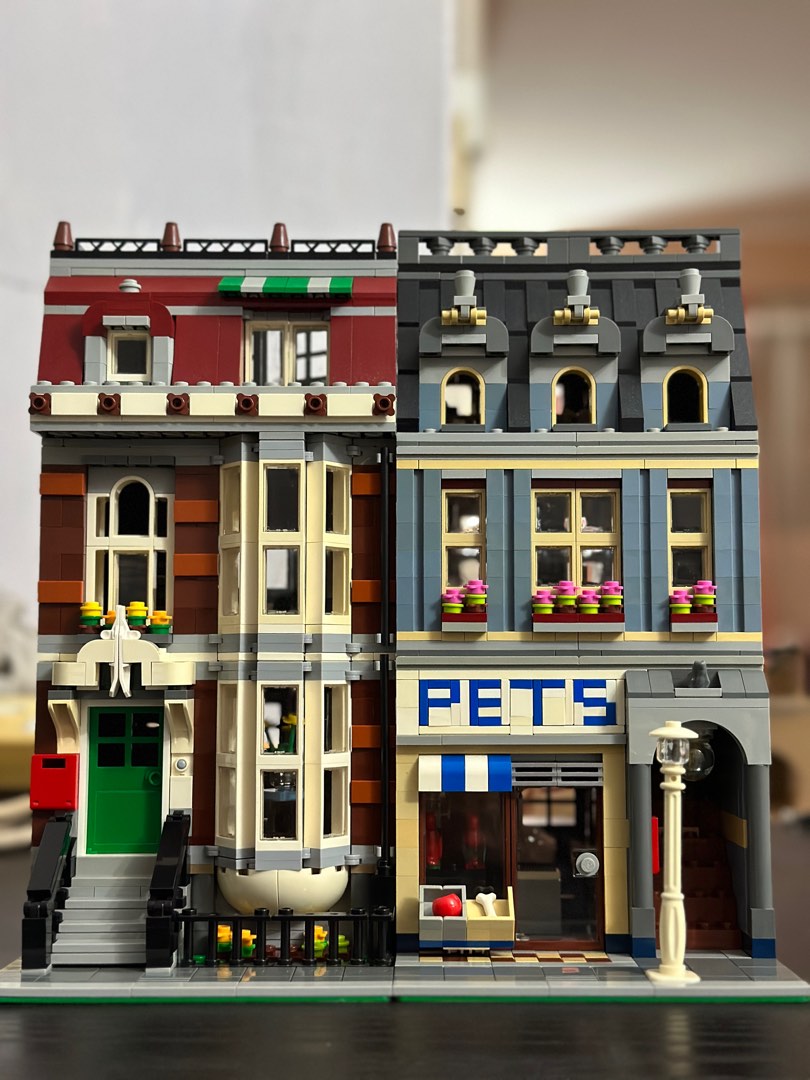 LEGO Pet Shop 10218 (Retired Creator Expert Set), Hobbies & Toys, Toys