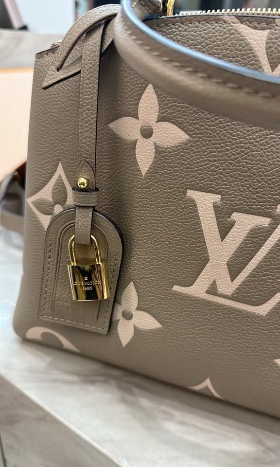 Second Hand Louis Vuitton Grand Palais Bags months, leather gold-tone  envelope bag Grey