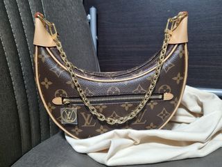 LV tumbler with led temperature indicator, Women's Fashion, Bags & Wallets,  Cross-body Bags on Carousell