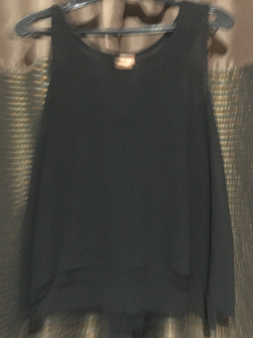 Mags, Women's Fashion, Tops, Sleeveless on Carousell