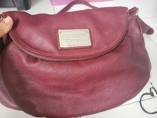 Authentic MARC BY MARC JACOBS Classic Q Natasha Leather Sling Bag, Luxury,  Bags & Wallets on Carousell