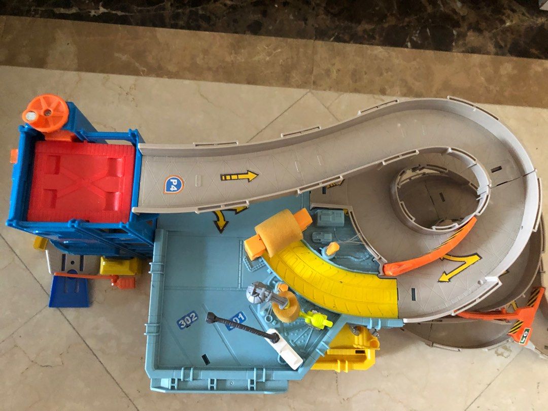 Matchbox Mission 4level Garage Playset, Hobbies & Toys, Toys & Games on Carousell