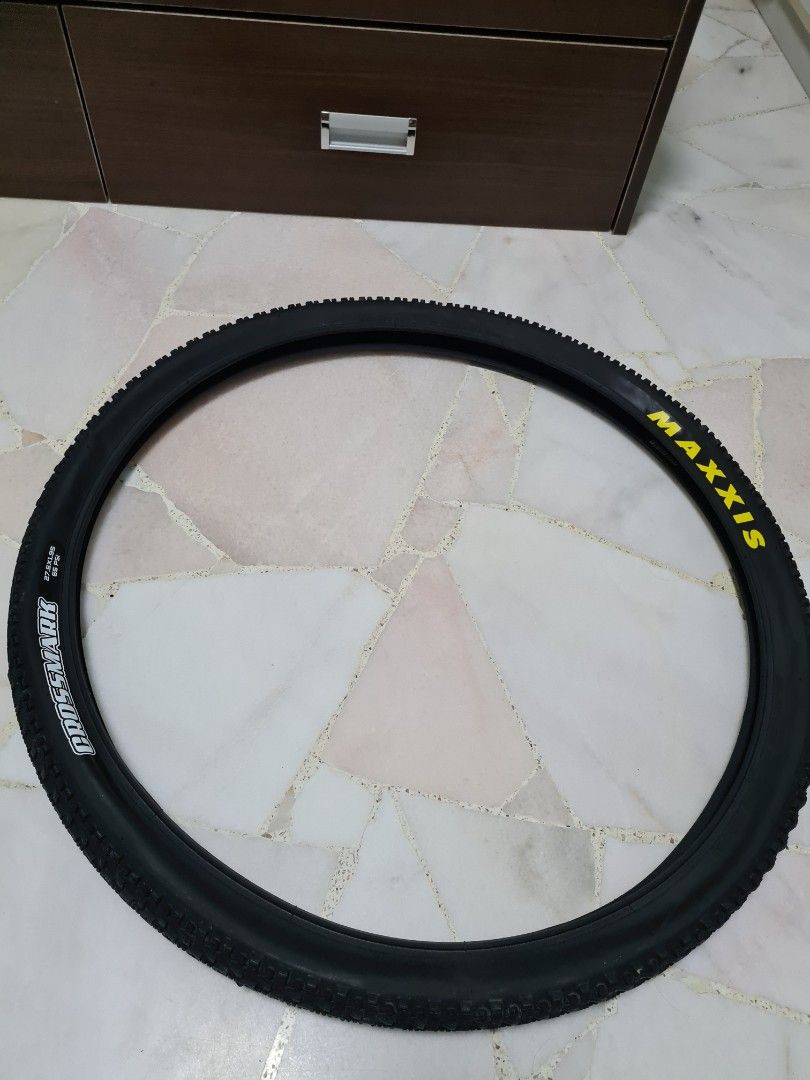 Maxxis crossmark 27.5 inch tyres with tubes Sports Equipment