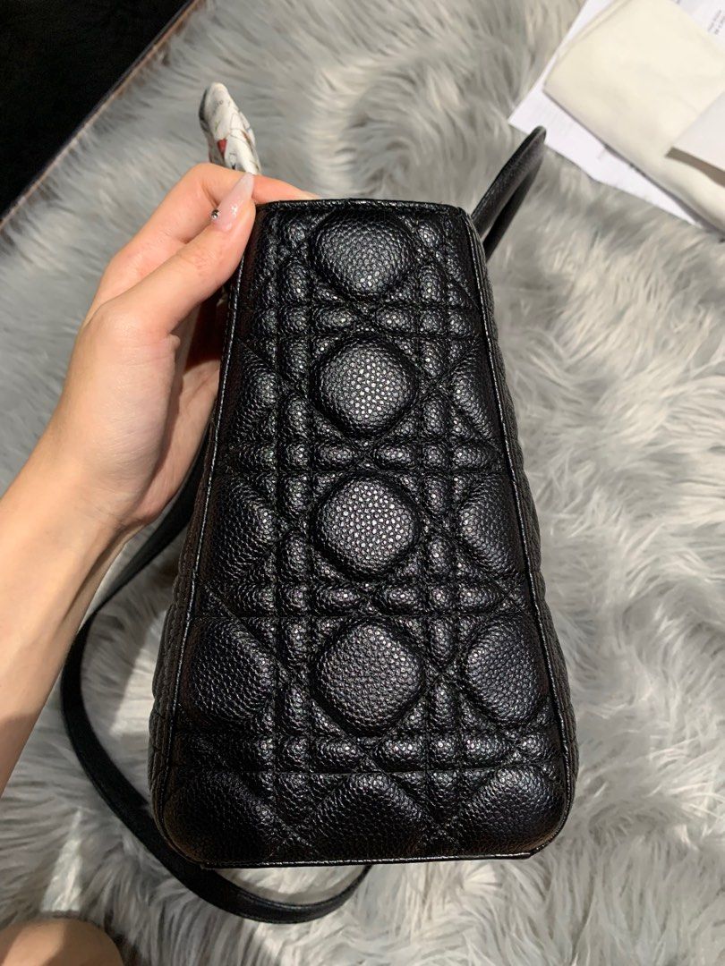 Lady dior caviar leather 2025