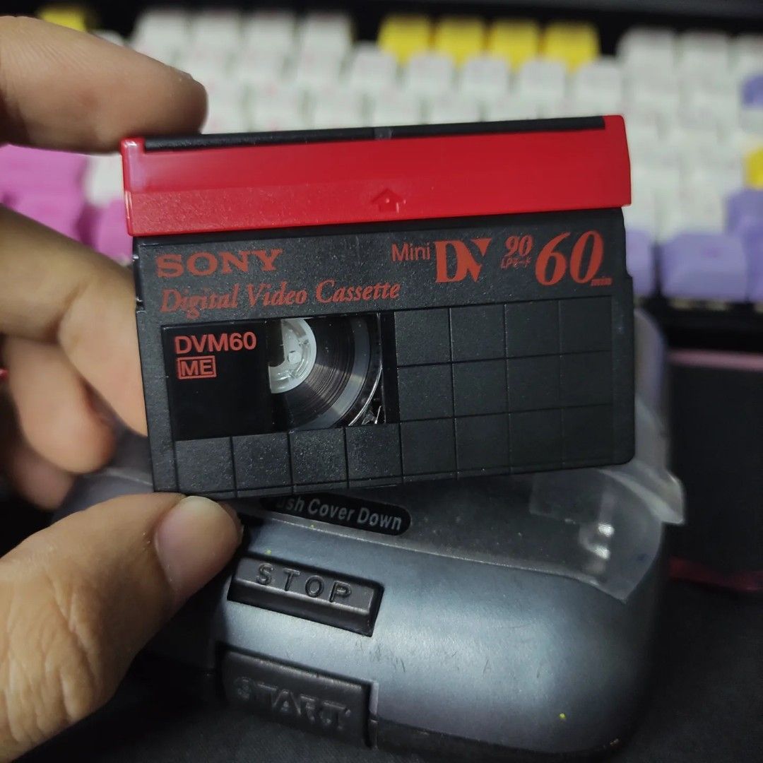 Mini dv Rewinder handycam, Fotografi di Carousell