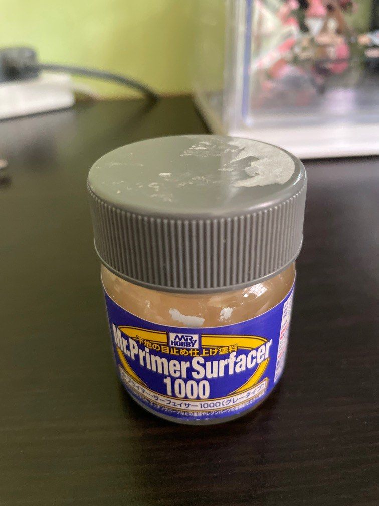 Mr primer surfacer 1000 and E7 color midnight blue, Hobbies & Toys