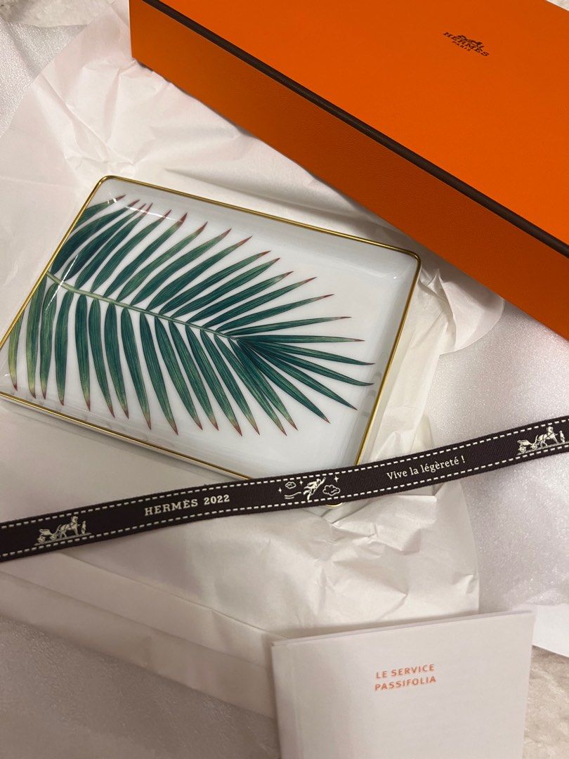 New Hermes Passifolia Sushi Tray plate with gold trimmings Mosaique, Luxury, Accessories on
