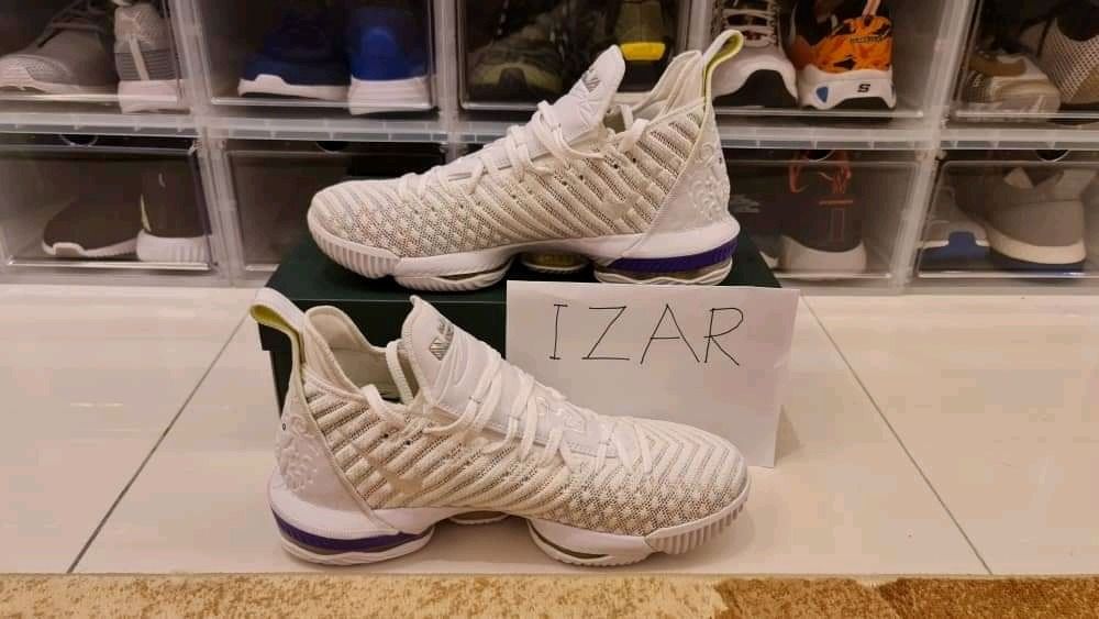 Lebron xvi white hotsell
