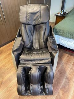 Ogawa SmartVogue Massage Chair