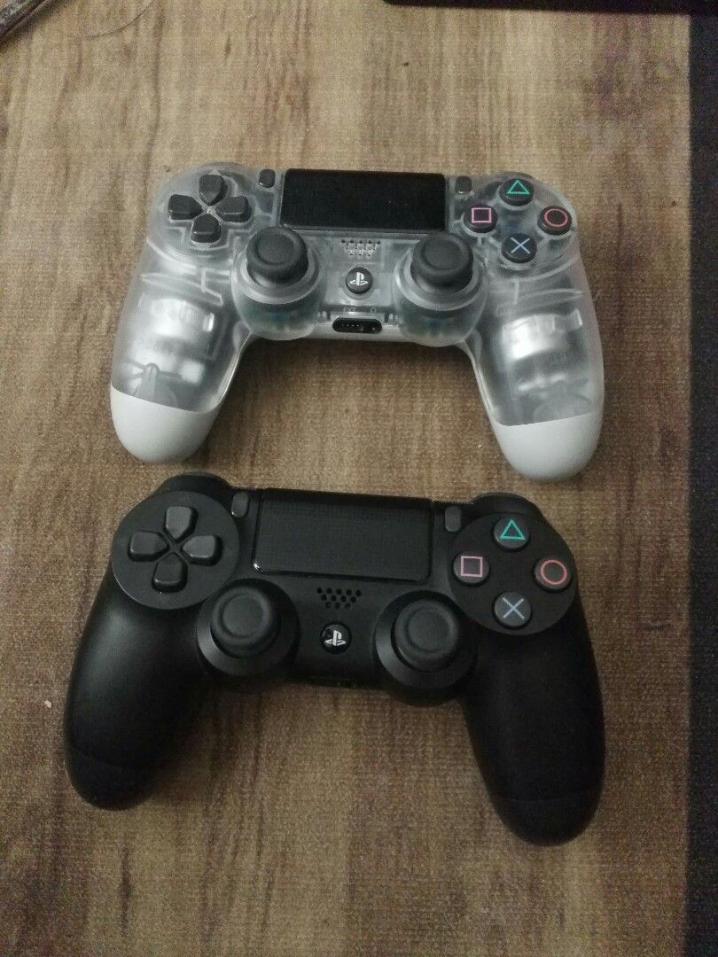 Ps4 Pro 1 Terabyte free 11 games 2 controller v2 ori