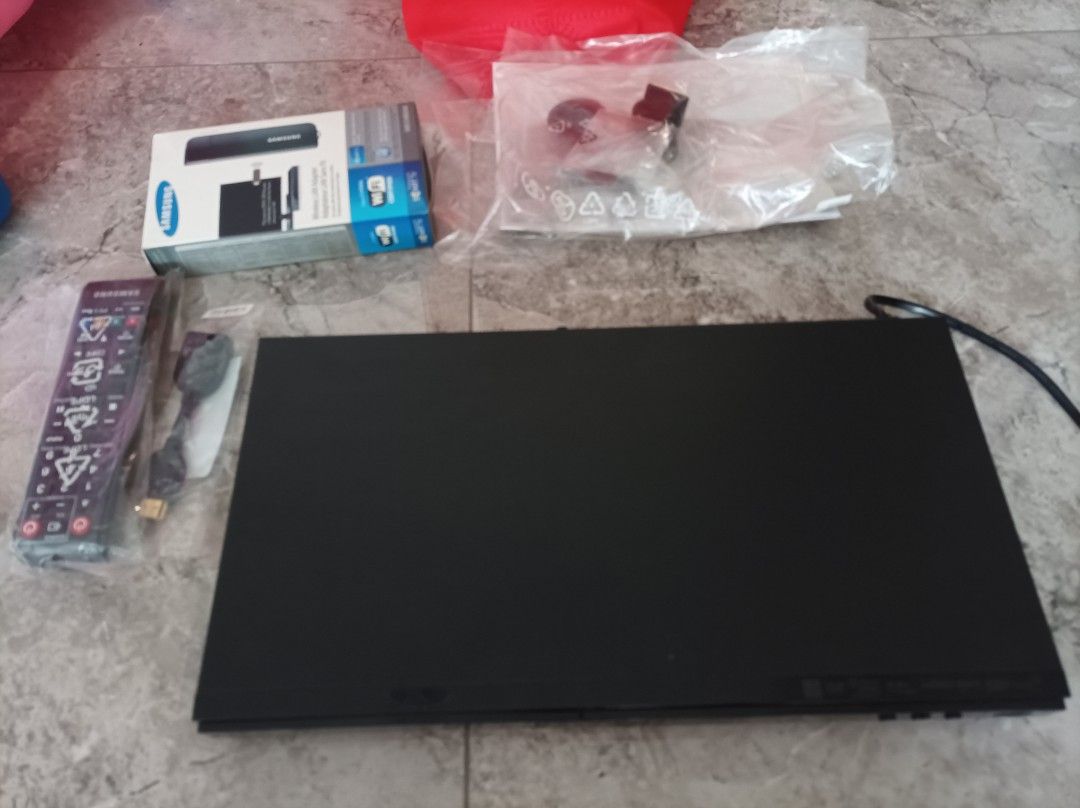 Samsung Blu Ray Disc Player BD E5300 model, TV & Home Appliances, TV