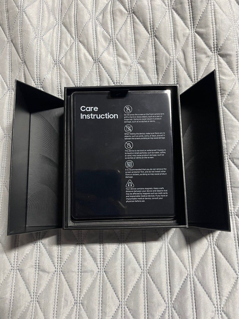 Samsung Galaxy Z Fold 2 (Category: Samsung) located in Pasig City. Submitted by chiccochoco (Listing ID 1200459140, Image 3). Description: Samsung Galaxy Z Fold 2 256gb Storage Open-sim Model Bought back in November 2020, last used on August 2022 Battery is in very good condition, (phone has never died) No scratches or dents on the phone as well Complete with all inclusions (AKG earphones, charger + brick, etc.) never used.