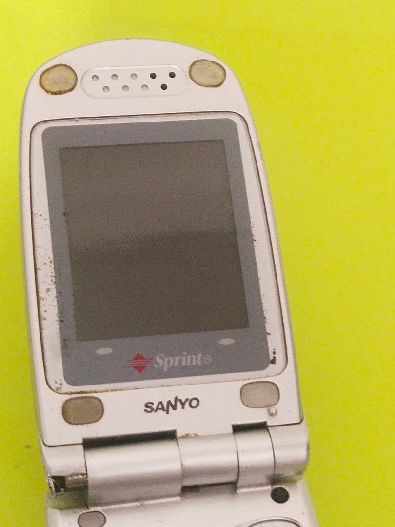 SANYO "Sprint" PM8200 celfone/yr.2004/NOT WORKING, Mobile Phones