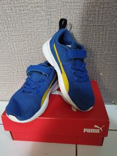 Sepatu anak Puma