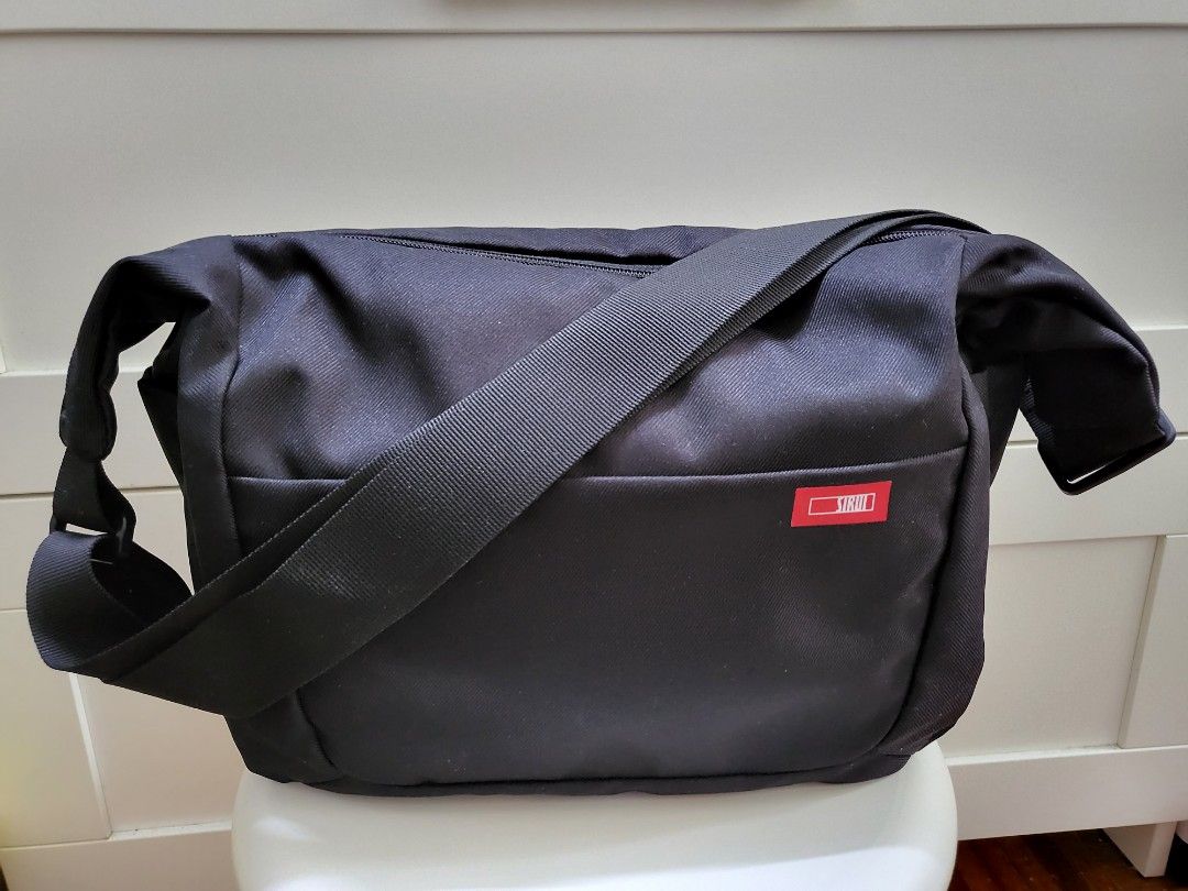 Sirui sling sale bag