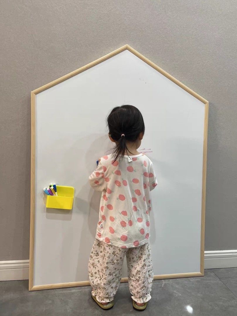 Magnetic board- House