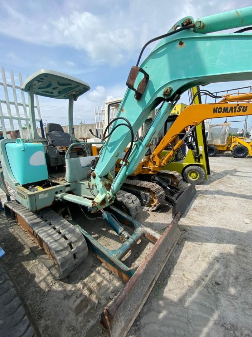 YANMAR EXCAVATOR B27, Commercial & Industrial, Industrial Equipment on