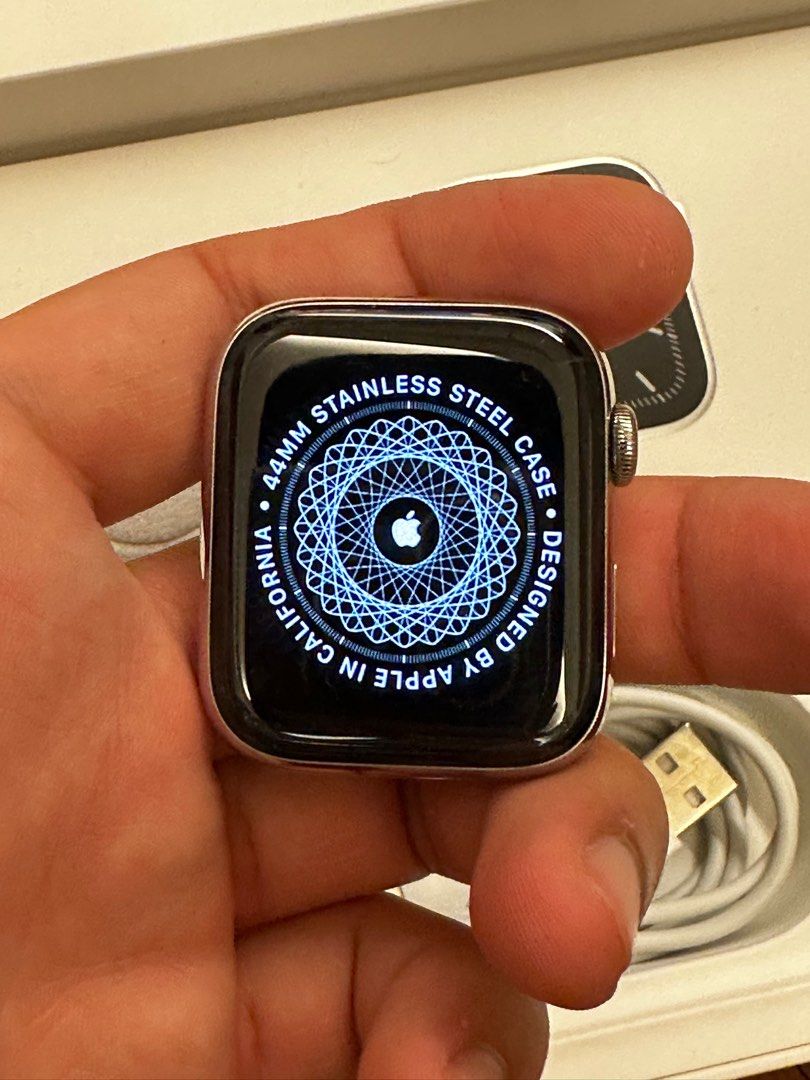 Apple watch series 5 hotsell 44mm stainless steel gps