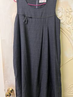 深灰洋裝