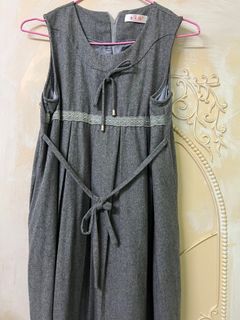 洋裝深灰棉 可議