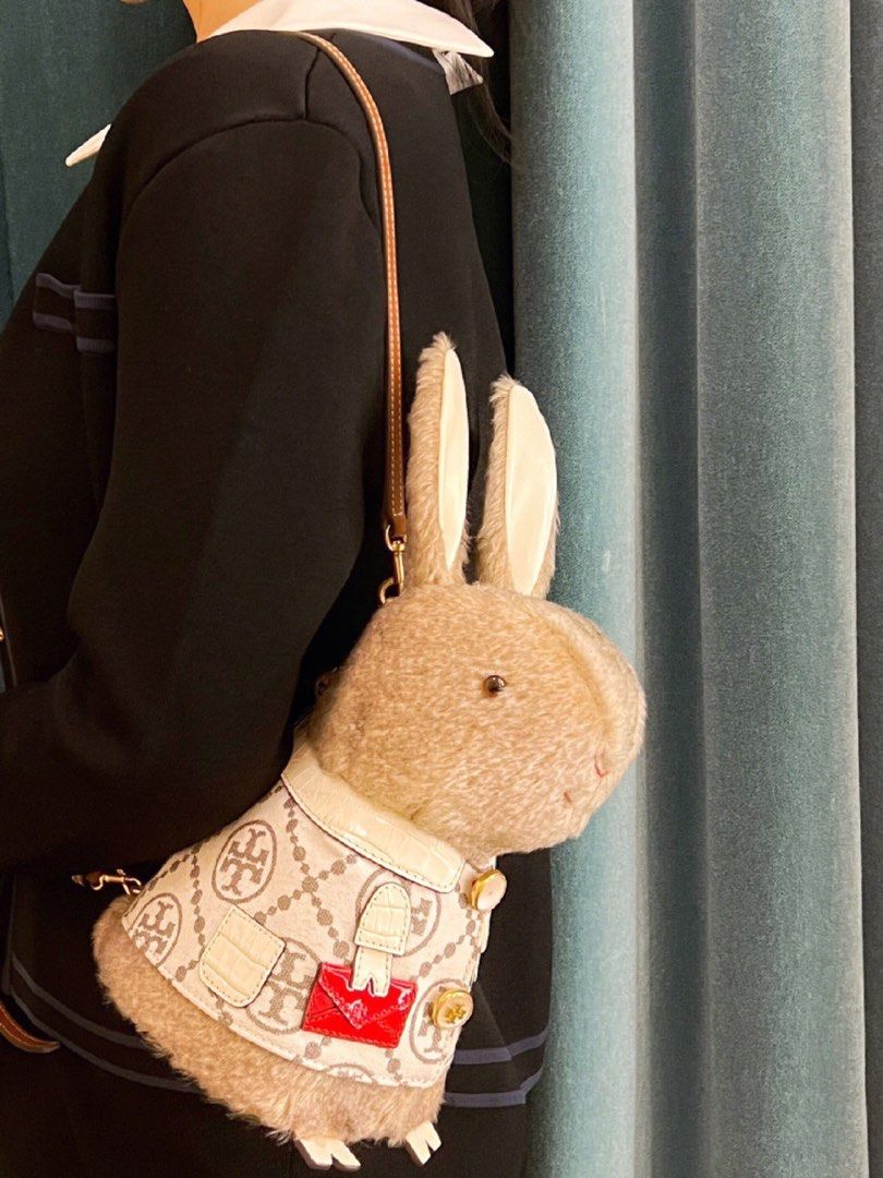 🆕 Tory Burch Reva Rabbit Crossbody Bag, Women's Fashion, Bags