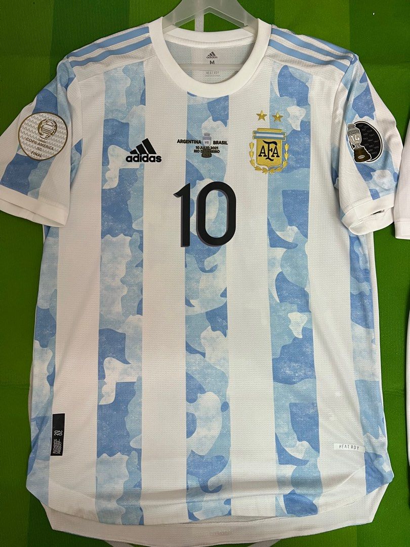 Argentina Home Authentic Kit #10 Lionel Messi (BNWT), Men's Fashion,  Activewear on Carousell