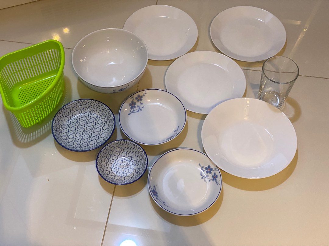 Set of plates and saucers, Furniture & Home Living, Kitchenware