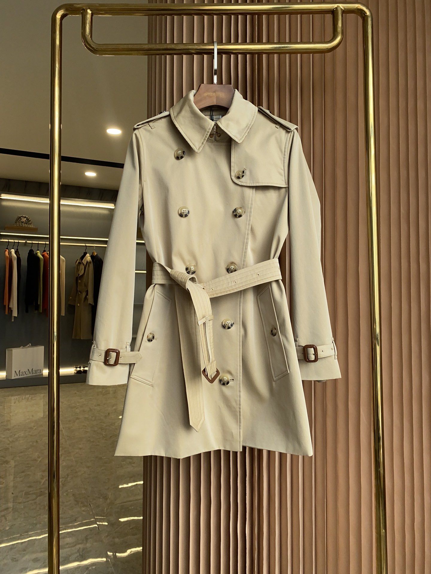 Burberry kensington trench short shop