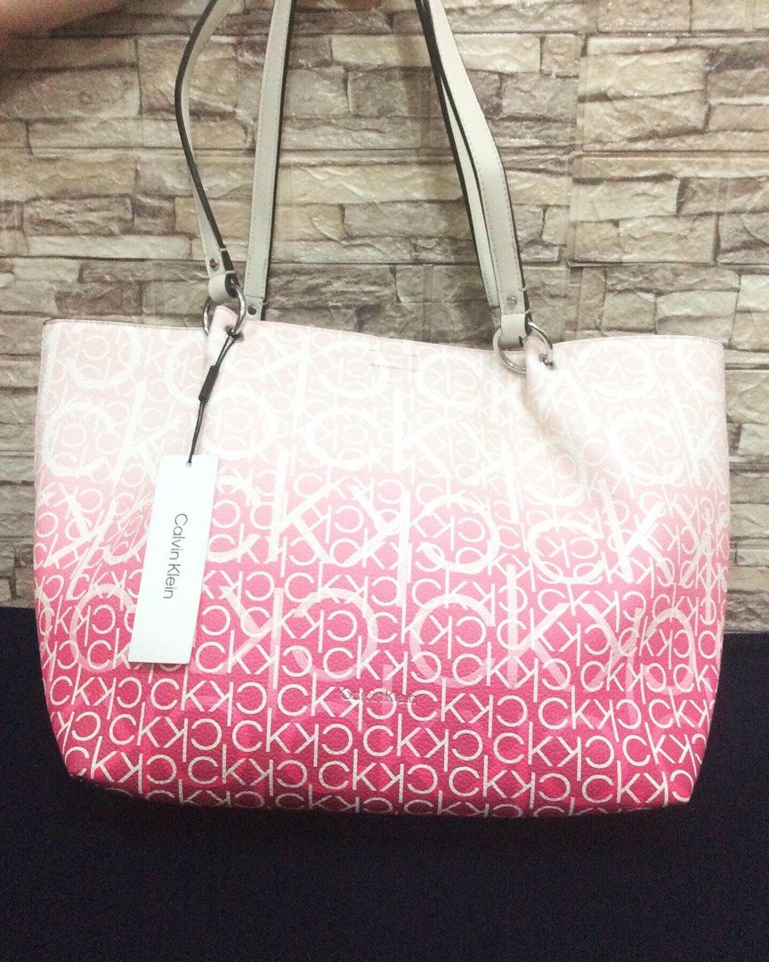 Authentic Calvin Klein Ombré Extra Large Tote Bag, Women's Fashion, Bags &  Wallets, Shoulder Bags on Carousell
