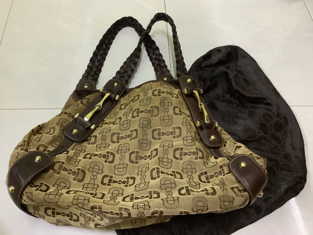 Authentic Gucci Pelham shoulder bag, Women's Fashion, Bags & Wallets,  Shoulder Bags on Carousell