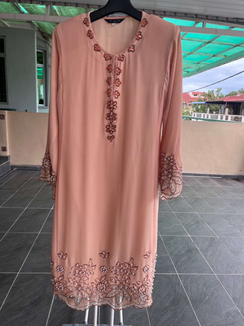 Baju kurung with beading/manik, Women's Fashion, Muslimah Fashion, Baju