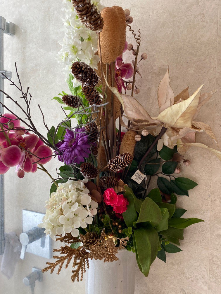 Beautiful artificial flowers, Hobbies & Toys, Stationery & Craft