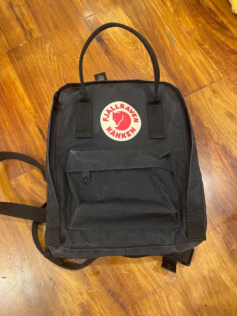 Kanken mini hot sale backpack black